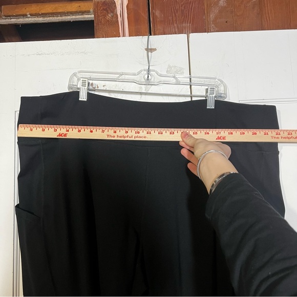 Torrid Leggings High Rise Full-Length Pocket Black Size 5X / 28 Active Workout - Picture 6 of 13